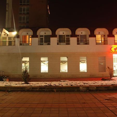 Hotel Ogosta مونتانا المظهر الخارجي الصورة